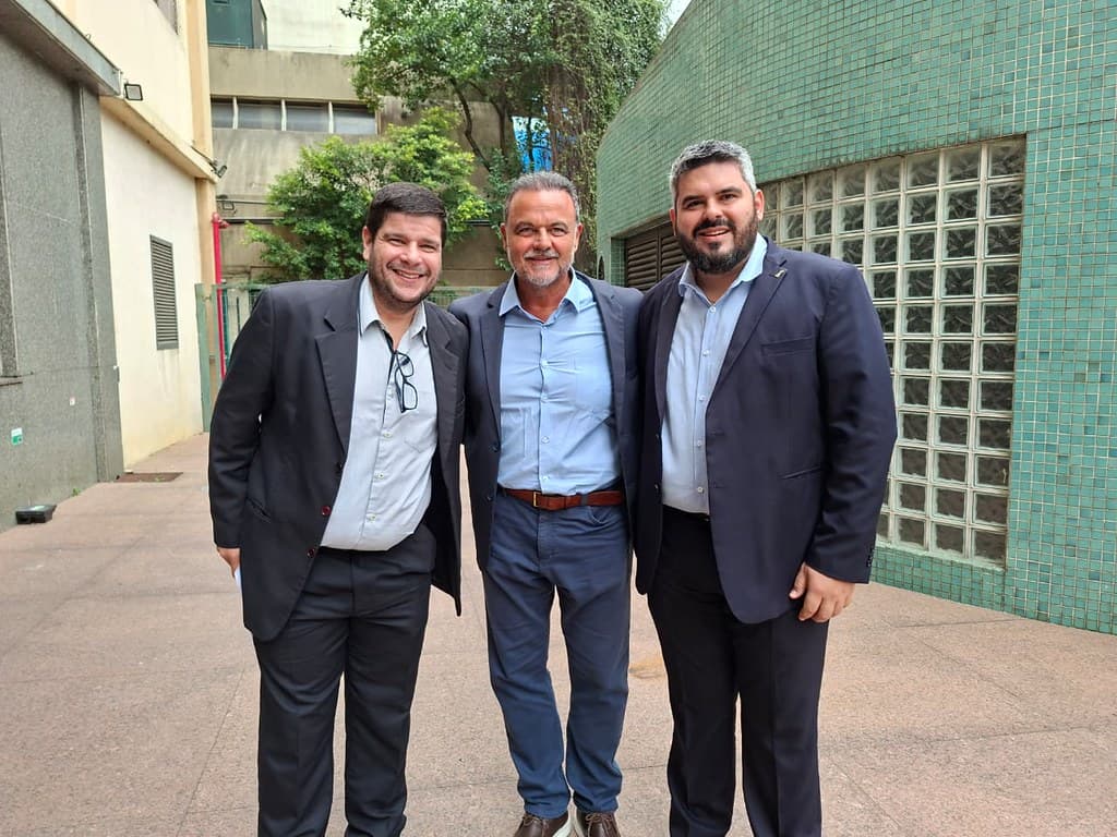 Reunião institucional ligada à saúde