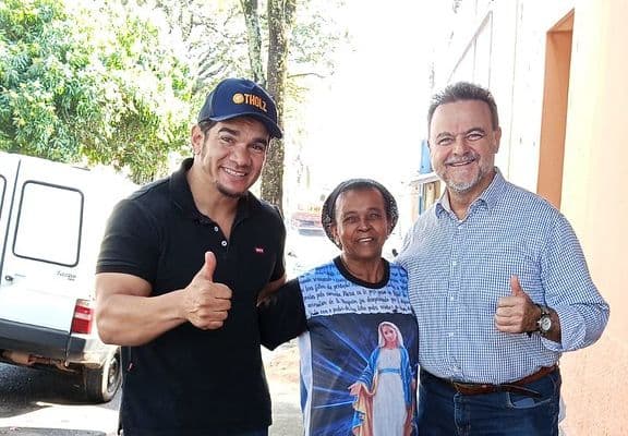Ricardo Madalena em encontro com moradores em Cabrália Paulista